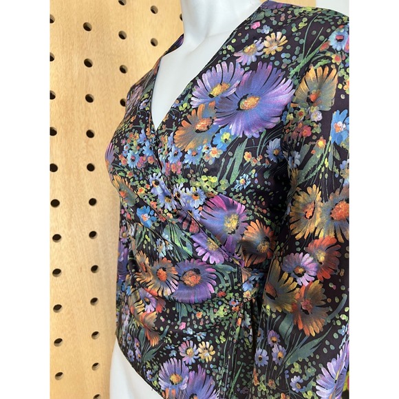 1970s floral wrap top - Picture 3 of 3